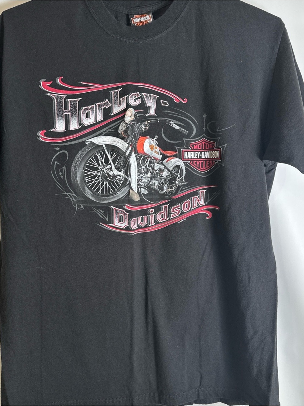 Vintage Harley-Davidson Black Tee with Red & White Motorcycle Graphic